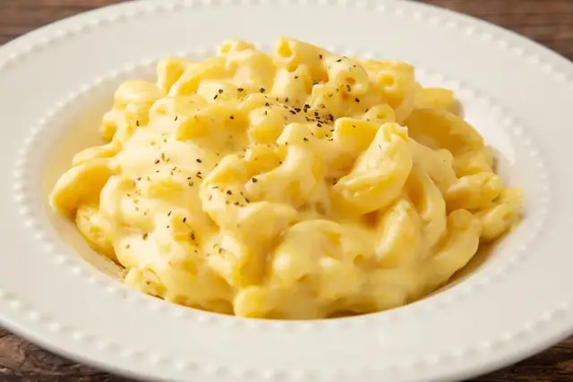 Plate of creamy macaroni and cheese