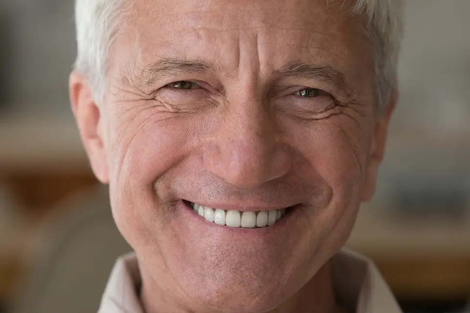 See improved oral health thanks to the benefits of dental implants